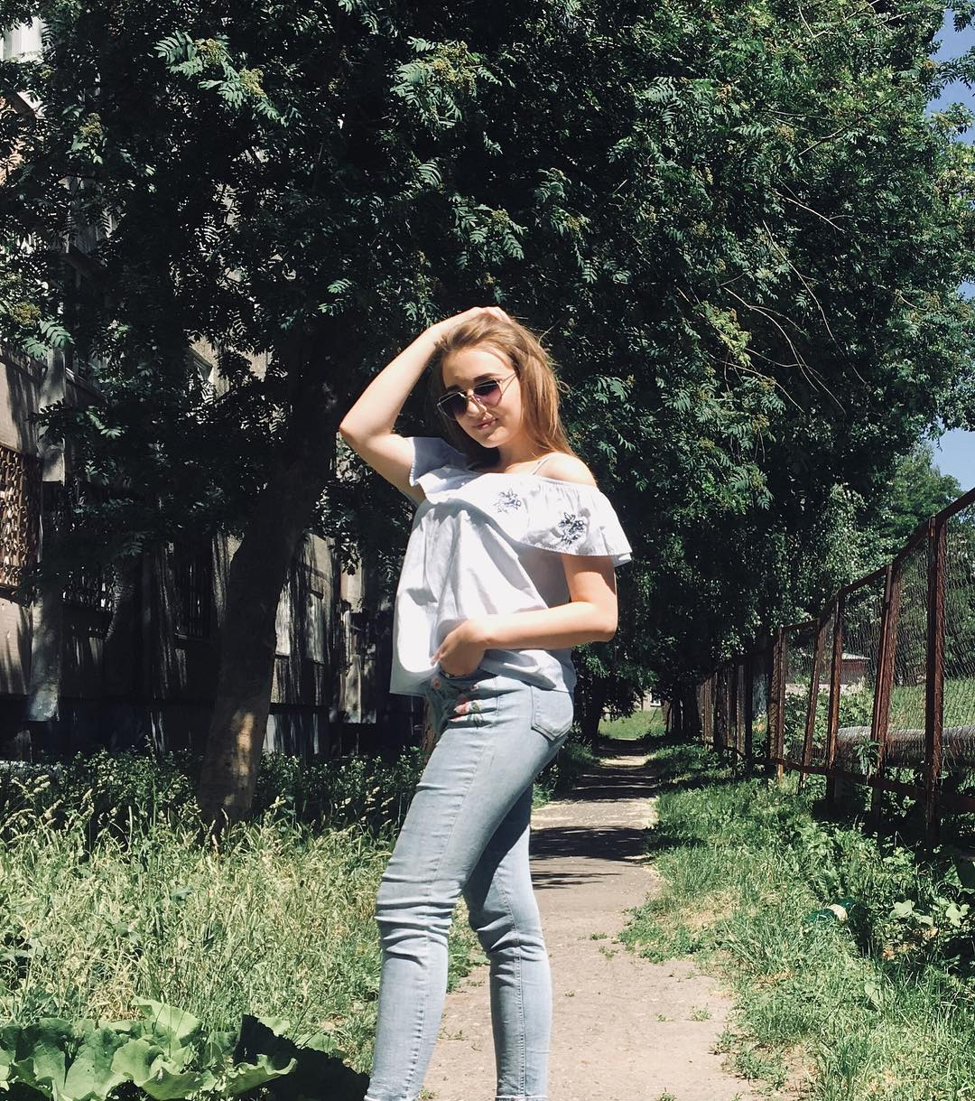 Камила привлекальеная девушка из Таганрога цена от 3000 руб