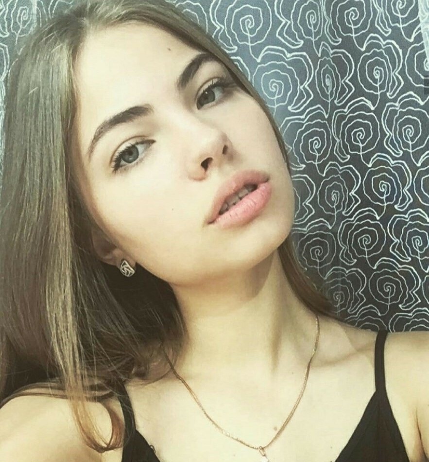 Кристина привлекальеная девушка из Таганрога цена от 3500 руб