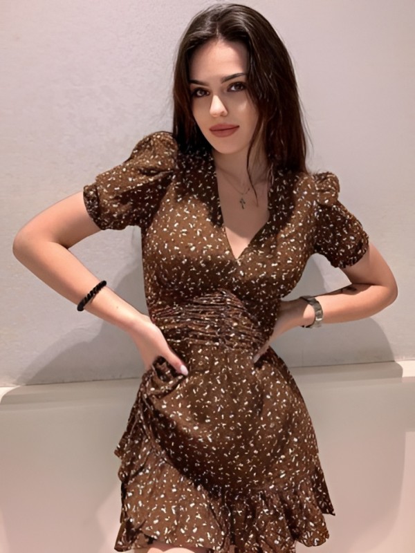 Василиса привлекательная девушка из Таганрога цена от 2000 руб