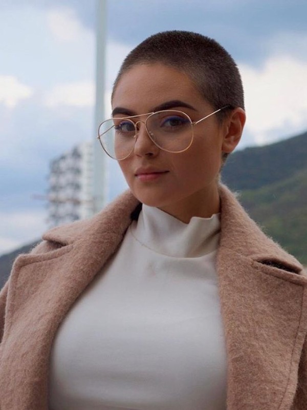 Алеся привлекательная девушка из Таганрога цена от 3500 руб