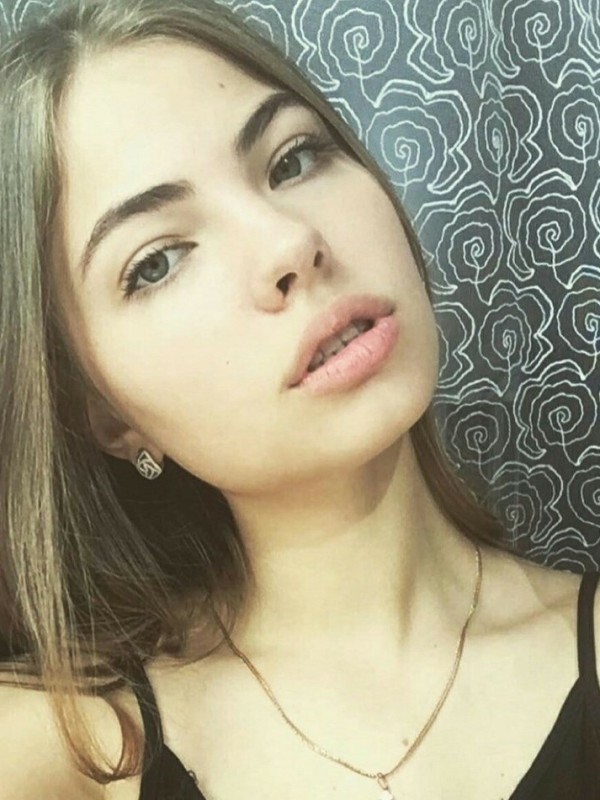 Кристина привлекательная девушка из Таганрога цена от 3500 руб