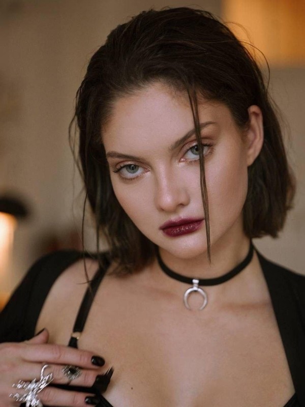 Эллочка привлекательная девушка из Таганрога цена от 5000 руб